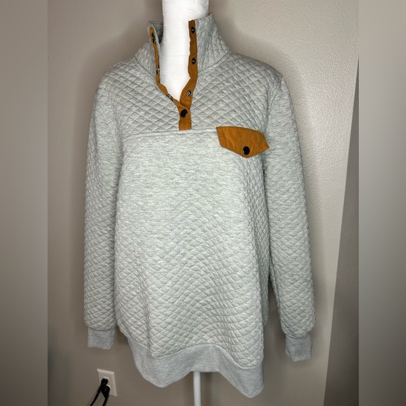 Doe & Rae Sweaters - Doe & Rae Light Gray Quilted Top
